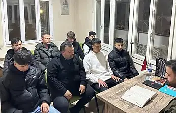 Deprem şehitleri dualarla anıldı