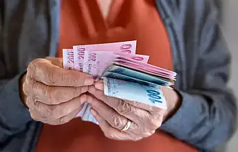 EMEKLİ ZAMMI BELLİ OLDU, GÖZLER EN DÜŞÜK AYLIĞA ÇEVRİLDİ