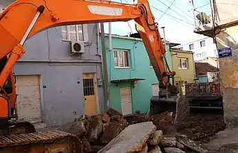 GAZİ CADDESİ'NDE YOL YENİLEME ÇALIŞMALARI BAŞLADI