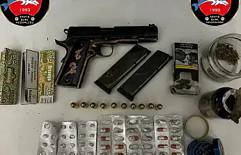 İZMİR'DE POLİSİN HAFTALIK OPERASYONUNDA 93 KİŞİ TUTUKLANDI