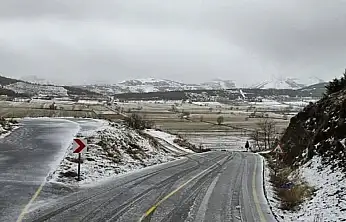 İZMİR'İN ZİRVESİNDE KIŞ ALARMI: EKİPLER SAHADA