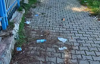 Kiraz'da Çay Kenarı Yürüyüş Yolu Öğrenciler ve Vatandaşlar İçin Tehlike Oluştu