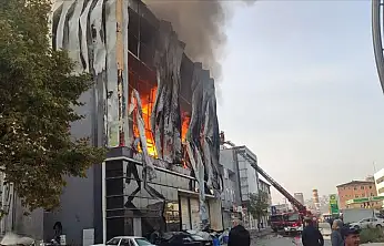 Kocaeli Dilovası'nda Parfüm Deposunda Yangın: 6 Kişi Hayatını Kaybetti