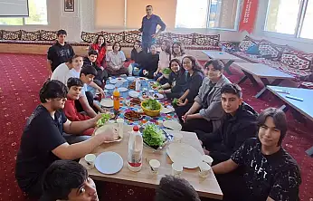 Ödemiş Gençlik Merkezi'nde Çiğ Köfte Etkinliği Düzenlendi