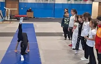 Ödemiş Gençlik Merkezi'nde Cimnastik Eğitimiyle Esneklik ve Eğlence Bir Arada