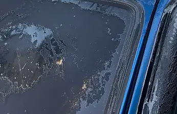 ÖDEMİŞ'TE ARAÇLAR DONDU