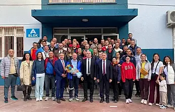 Ödemiş'te Beden Eğitimi Öğretmenleri Bir Araya Geldi, Emekli Öğretmen Hayati Gezgen Onurlandırıldı