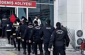 ÖDEMİŞ'TE FUHUŞ OPERASYONU: 8 KİŞİ YAKALANDI