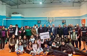 Ödemiş'te Öğretmenler Arası Voleybol Turnuvası Büyük Finalle Tamamlandı