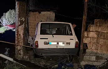 Ödemiş'te otomobil bahçe duvarına çarptı: 1 ölü, 1 yaralı