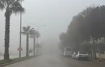 ÖDEMİŞ 'TE SABAH SAATLERİNDE SİS ETKİLİ OLDU