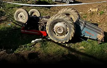 ÖDEMİŞ'TE TRAKTÖR FACİASI: 52 YAŞINDAKİ SÜRÜCÜ YAŞAMINI YİTİRDİ