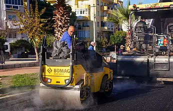 Refet Saygılı Caddesi'nde Sıcak Asfalt Çalışması Başladı