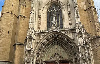 TAŞTA YAZILI ZAMAN:AİX-EN-PROVENCE'TA SAİND- SAUVEUR KATEDRALİ