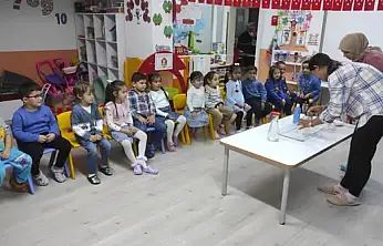 Tire'de 'Ailemle Eğitim Yolculuğu' kapsamında öğrenci ve veliler birlikte etkinlik yaptı