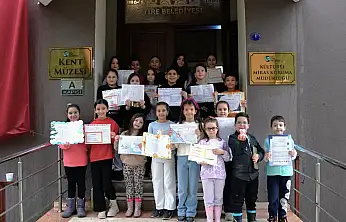 TİRE'DE ÇOCUKLARA KÜLTÜR VE SİNEMA DOLU KARNE SEVİNCİ