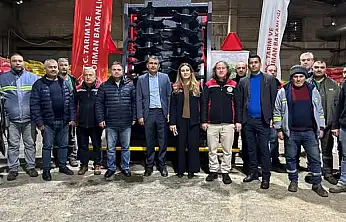Tire Süt Kooperatifine İklim Dostu Gübre Dağıtma Makinesi Teslim Edildi