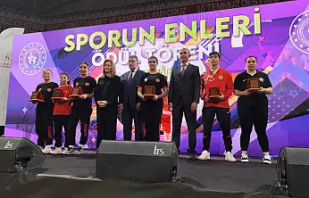 Tireli Genç Sporcular Prestijli Organizasyonda Ödüllerine Kavuştu
