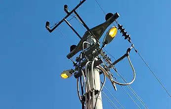 ÜÇ EYLÜL MAHALLESİ SOKAK LAMBALARI DURMAKSIZIN YANIYOR