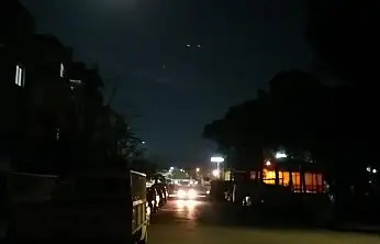 ZAFER MAHALLESİ'NDE BİR HAFTADIR KARANLIK HAKİM! VATANDAŞLAR TEPKİLİ