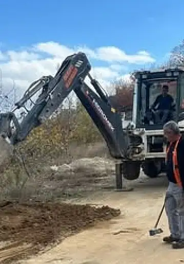 Kiraz'da Yollara Yeni Dokunuş: Kayadibi'ne Asfalt Yama Çalışması