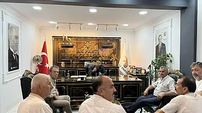 AK Parti Tire İlçe Başkanlığı'nda Ziyaretçi Akını