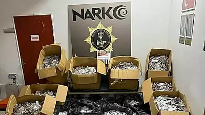 İzmir'de Uyuşturucu Operasyonu: Buca'da Yüz Binlerce Madde Ele Geçirildi