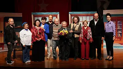 Tire'de Kadın Dayanışmasını Anlatan Tiyatro Oyunu Sanatseverlerle Buluştu