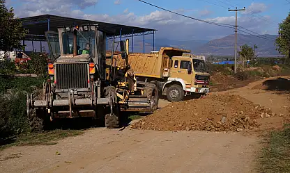 Yeğenli'de Üretim Yolu Çalışması Başladı