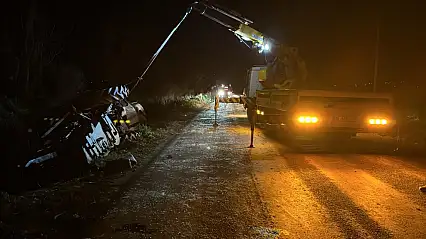 ÖDEMİŞ'TE TRAFİK KAZASI: İKİ YARALI