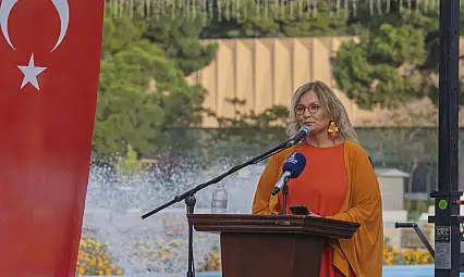 İzmir'den Dünyaya Güçlü Mesaj: 'Buradayım, İyiyim'