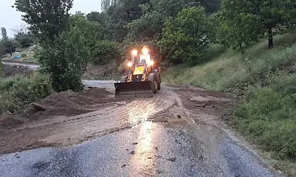Kiraz’da Yoğun Yağışın Ardından Hızla Çalışmalar Başladı