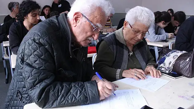 Bu okulda yaş okumanın yaşı yok