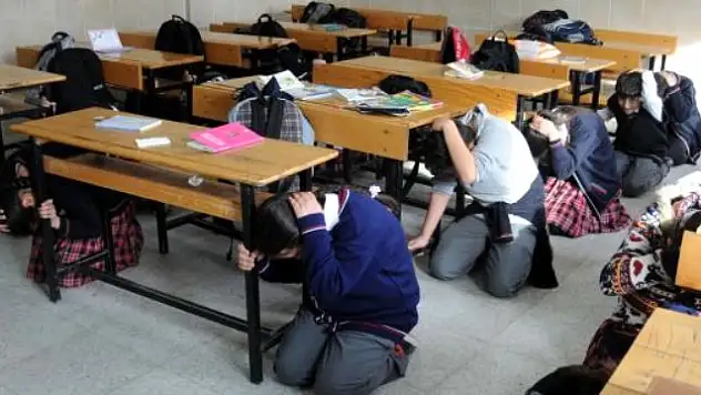 13 EKİM'DE OKULLARDA AFET FARKINDALIĞI TATBİKATI YAPILACAK