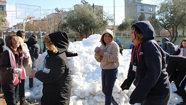 3 EYLÜL YBO'DA KAR TOPU ETKİNLİĞİ VE KEŞKEK HAYRI GERÇEKLEŞTİRİLDİ