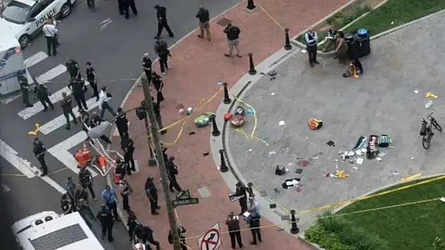 ABD’de şok olay: Lise mezuniyetine silahlı saldırı