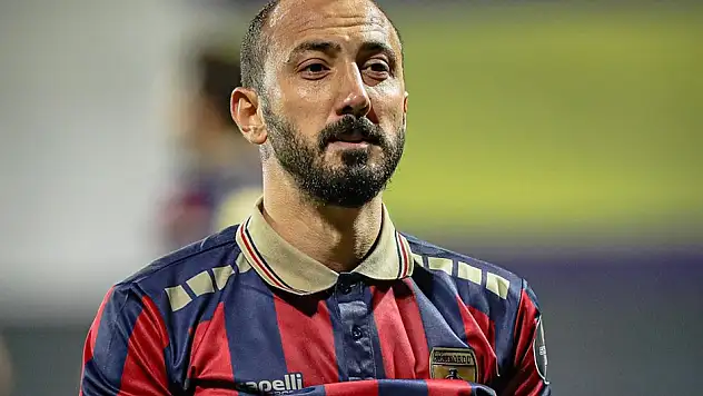 Ahmet İlhan Özek gözden çıkarıldı: “Kendine kulüp bul”