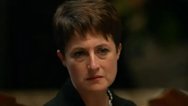 Aile dizisinde Canan Ergüder’den ampul mesajı