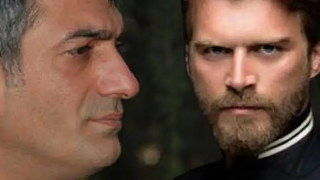 Aile dizisinin Aslan’ı Kıvanç Tatlıtuğ’un abisini görenler gözlerine inanamadı