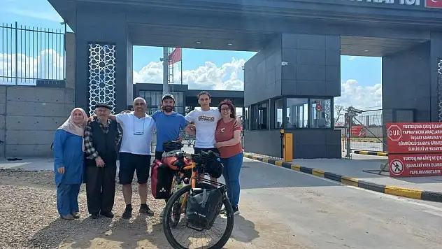 Almanya'dan yola çıktı, 33 gün pedal çevirerek Türkiye’ye geldi