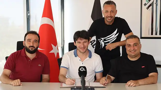 Altay, İbrahim Akın'la sözleşmesini fes etti