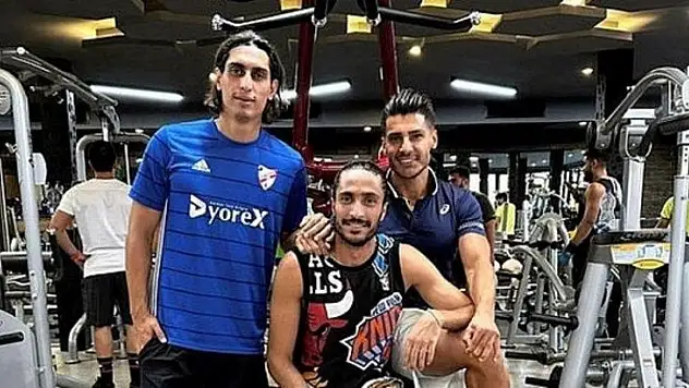 Altaylı Naderi, Boluspor forması giydi! Kafaları karıştırdı…