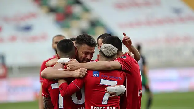 Altınordu düşme tehlikesinden uzaklaşıyor