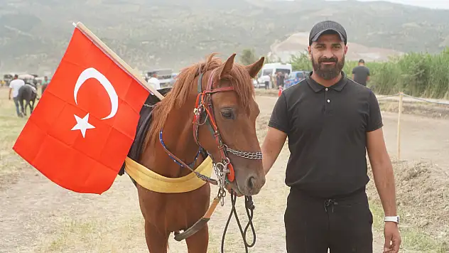 Aydın Yenipazar'da 10. Geleneksel Rahvan At Yarışları Coşkusu
