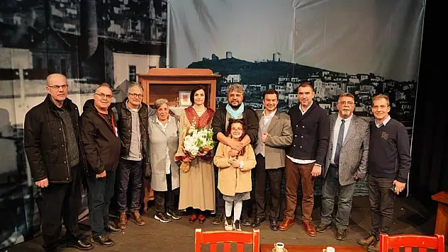 Ayvalık Belediye Tiyatrosu iki ödüle layık görüldü