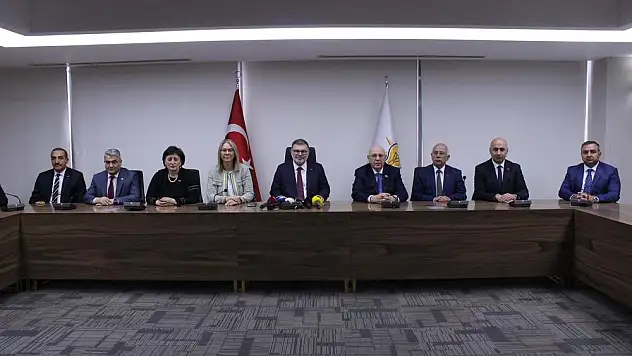 Azerbaycanlı heyetten İzmir AK Parti Başkanlığına ziyaret