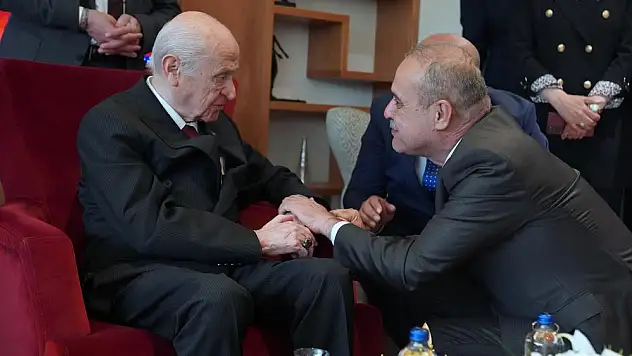 Bahçeli, miting sonrası Ortaca Belediyesi’ni ziyaret etti
