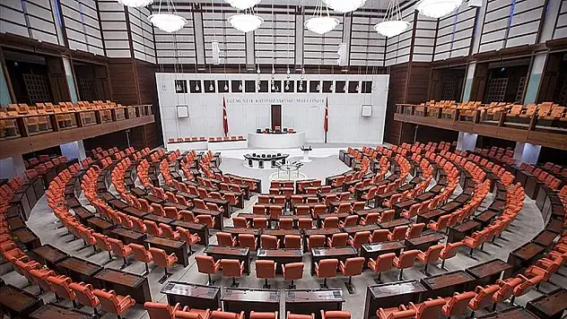 Bahçeli’nin çıkışı sonrası memur-emekli zammına erteleme!