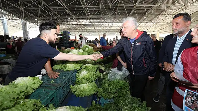 Başkan Engin'den pazar ziyareti