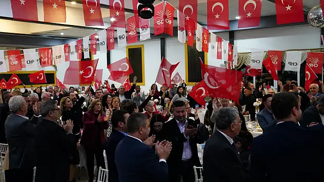 BAŞKAN OKUROĞLU CHP TİRE'NİN DAYANIŞMA YEMEĞİNE KATILDI